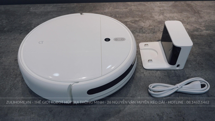 Mở hộp và trên tay robot Xiaomi Mijia 1C: tối giản và hiệu quả 43 Toát lên mình là vẻ quý phái, thanh lịch của màu trắng ngà kèm theo điểm xuyết đen bóng, rất đồng bộ với hệ sinh thái Mi